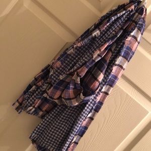 Reversible plaid scarf